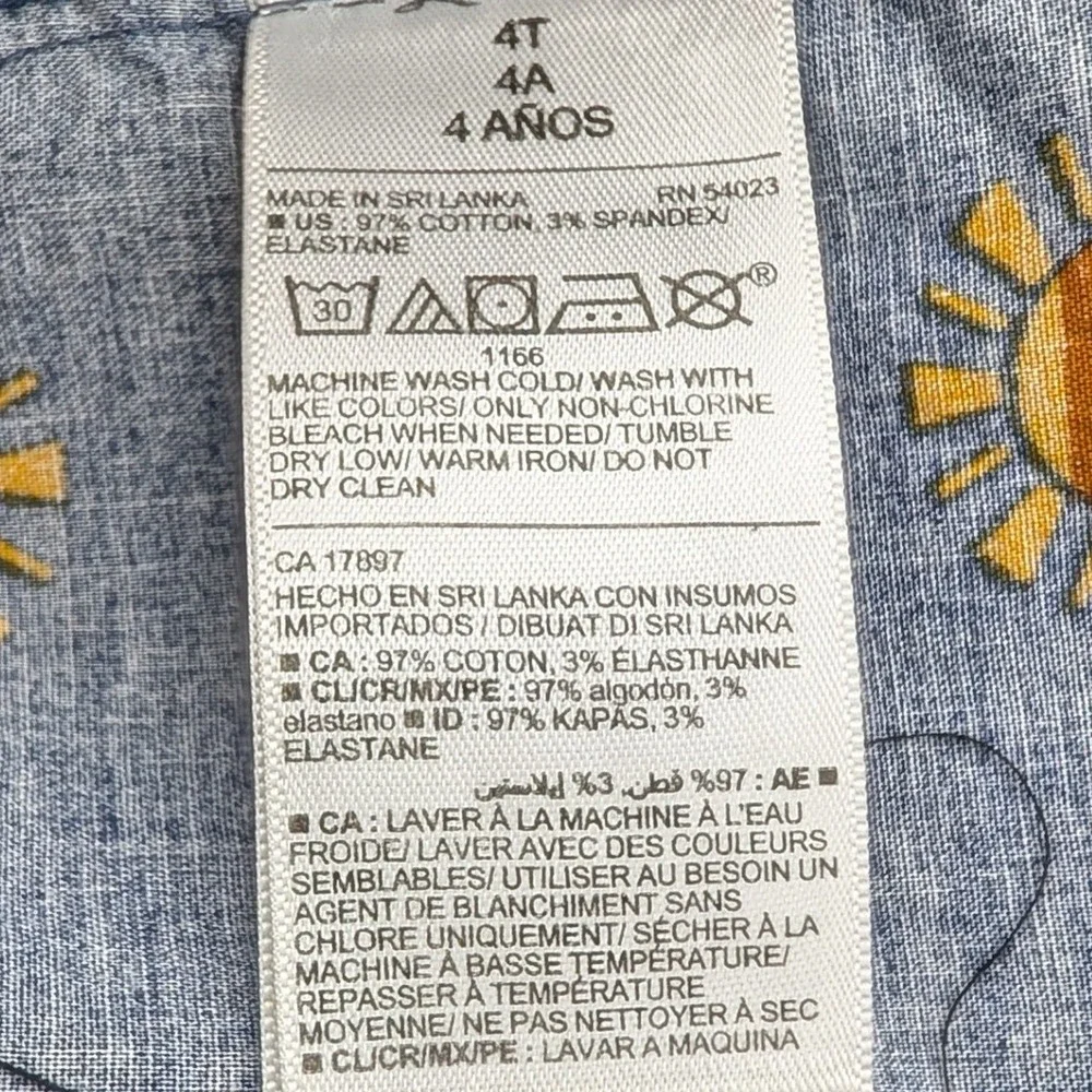 Old Navy Chambray Blue Sun Short Sleeve Button Down Shirt 4T Summer Beach